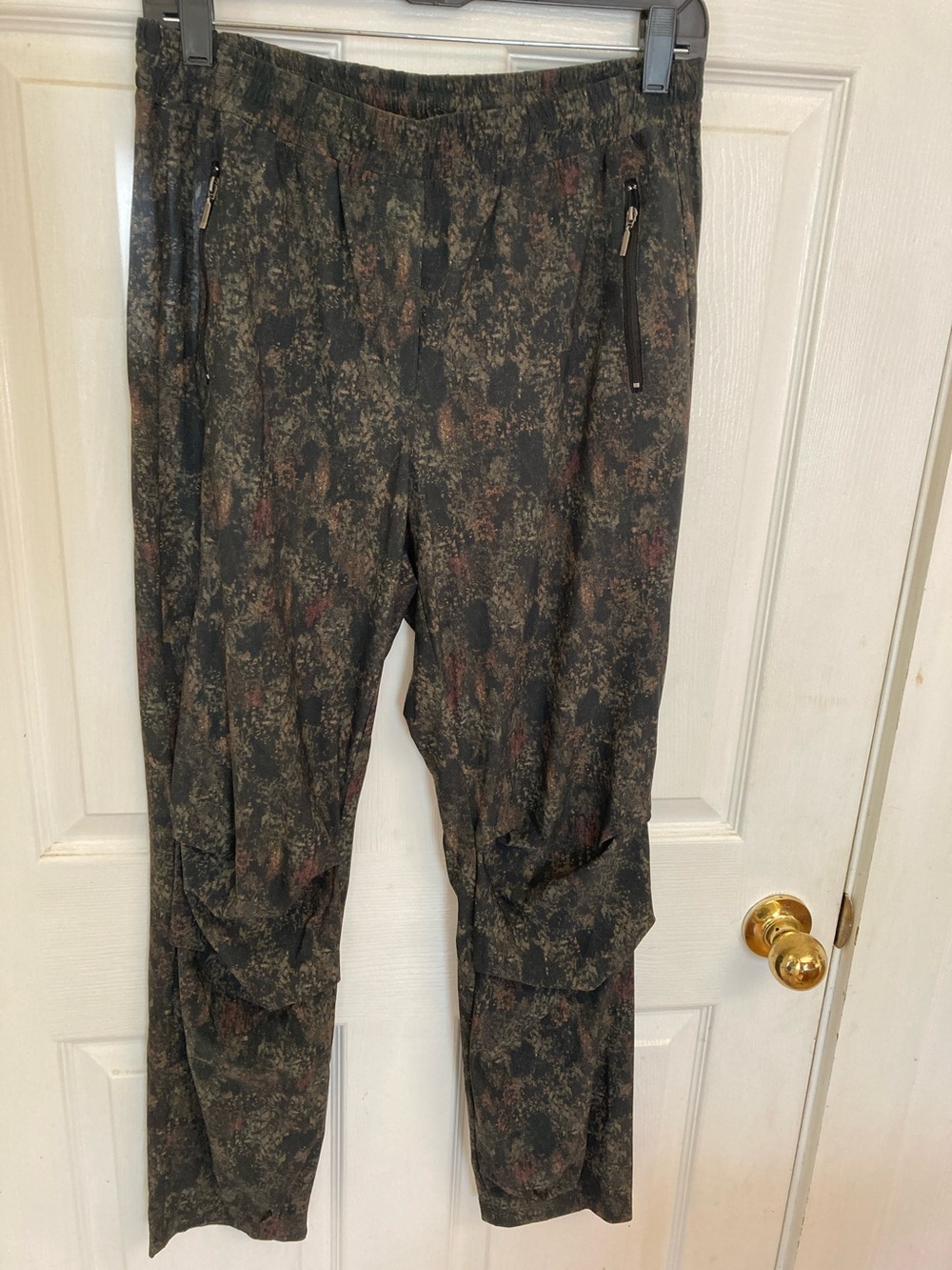 Lisa BayneOlive Camo Active Jogger Pants